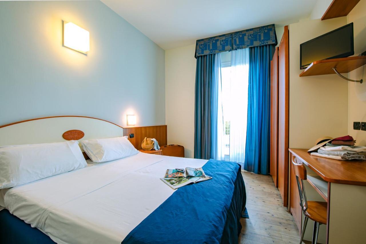New Bristol Sport Hotel Чезенатіко Екстер'єр фото