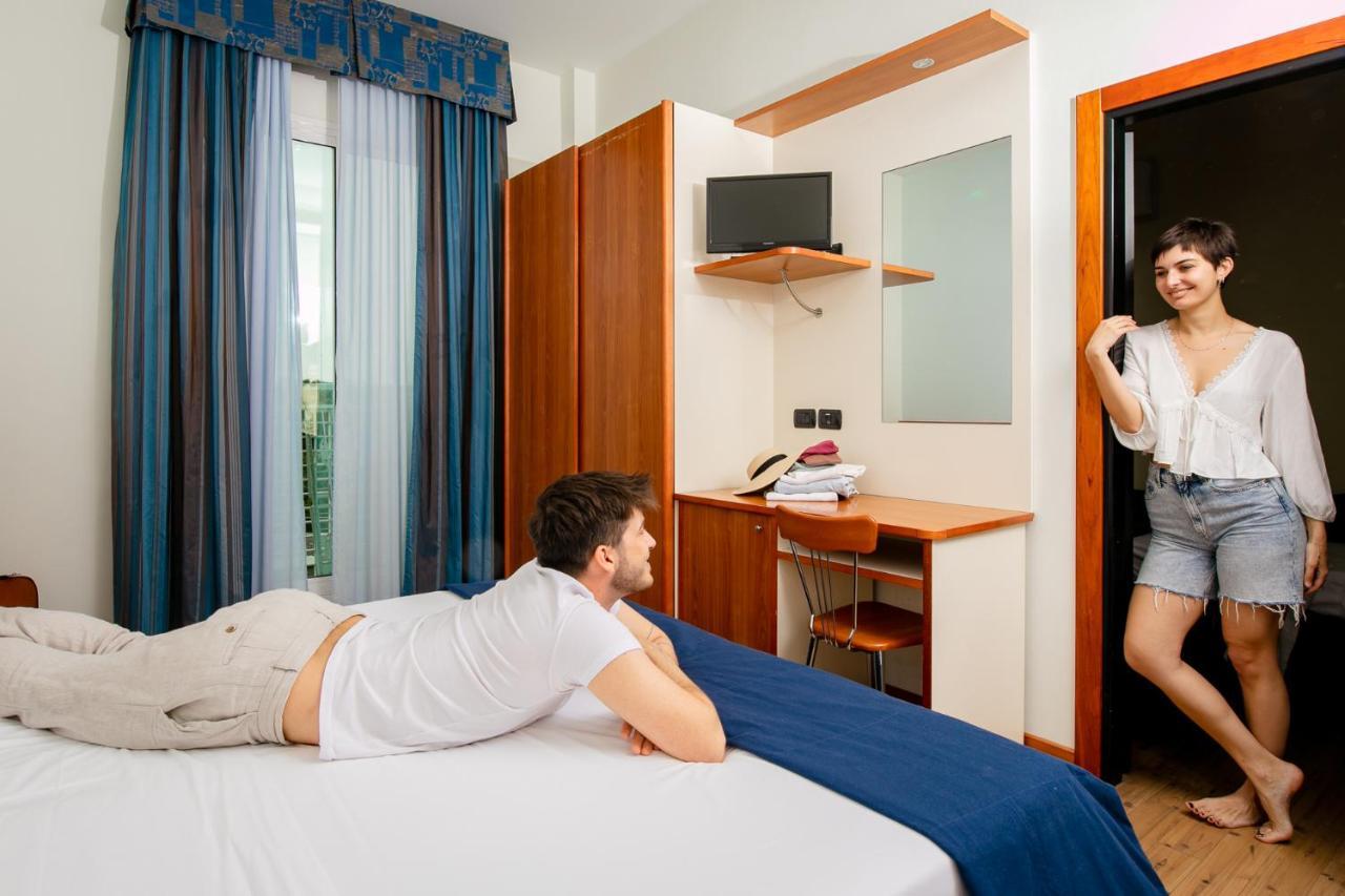 New Bristol Sport Hotel Чезенатіко Екстер'єр фото