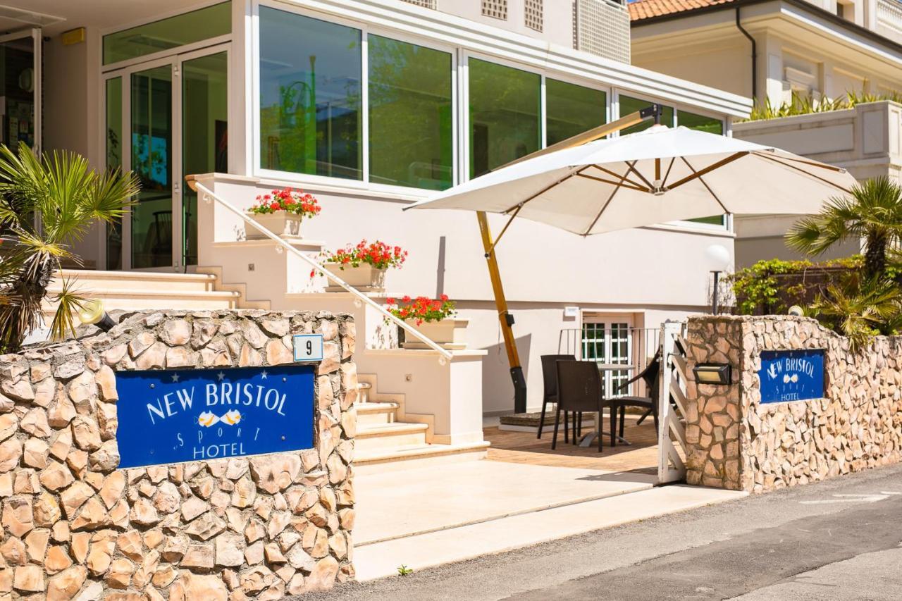 New Bristol Sport Hotel Чезенатіко Екстер'єр фото