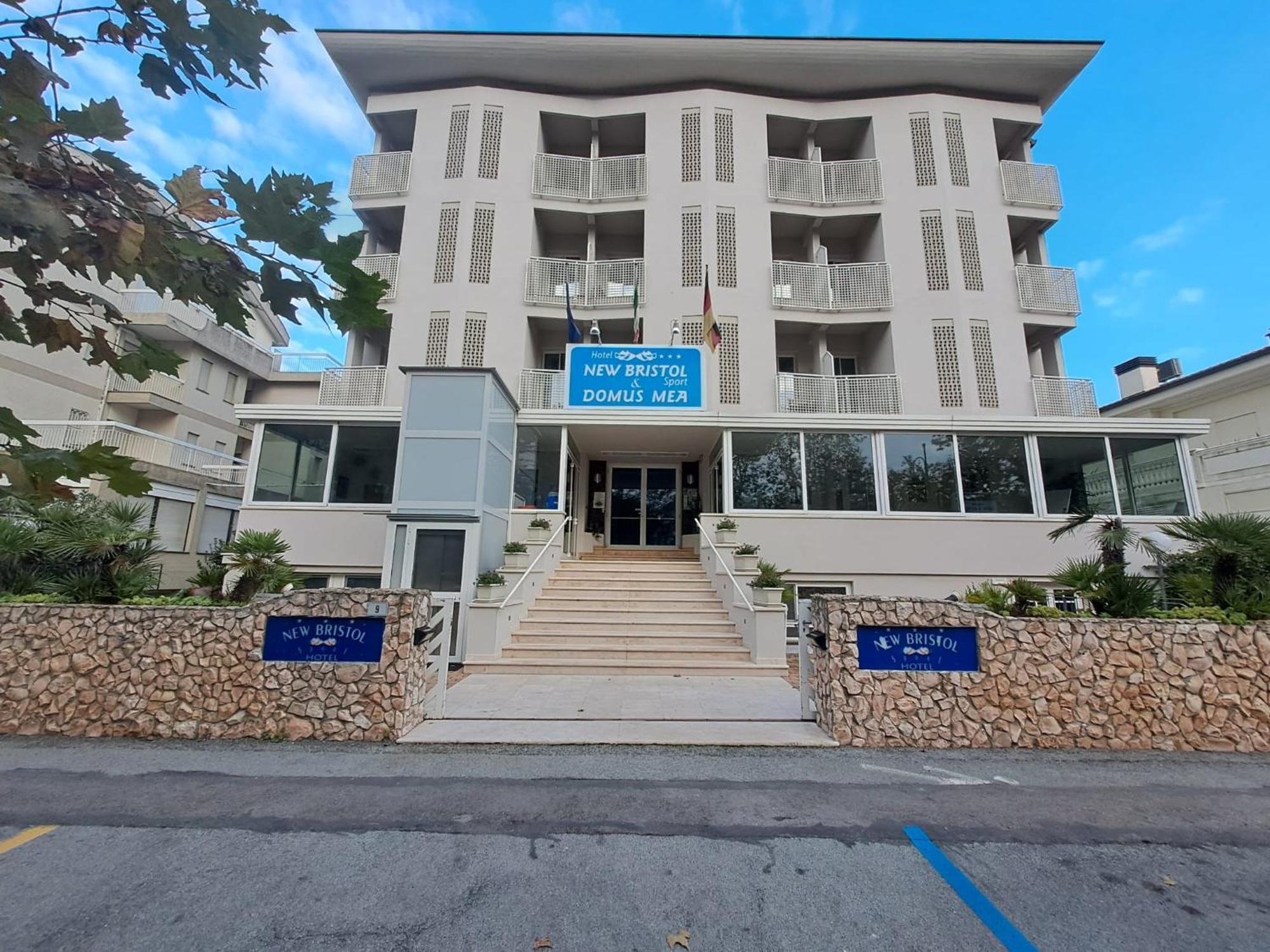 New Bristol Sport Hotel Чезенатіко Екстер'єр фото