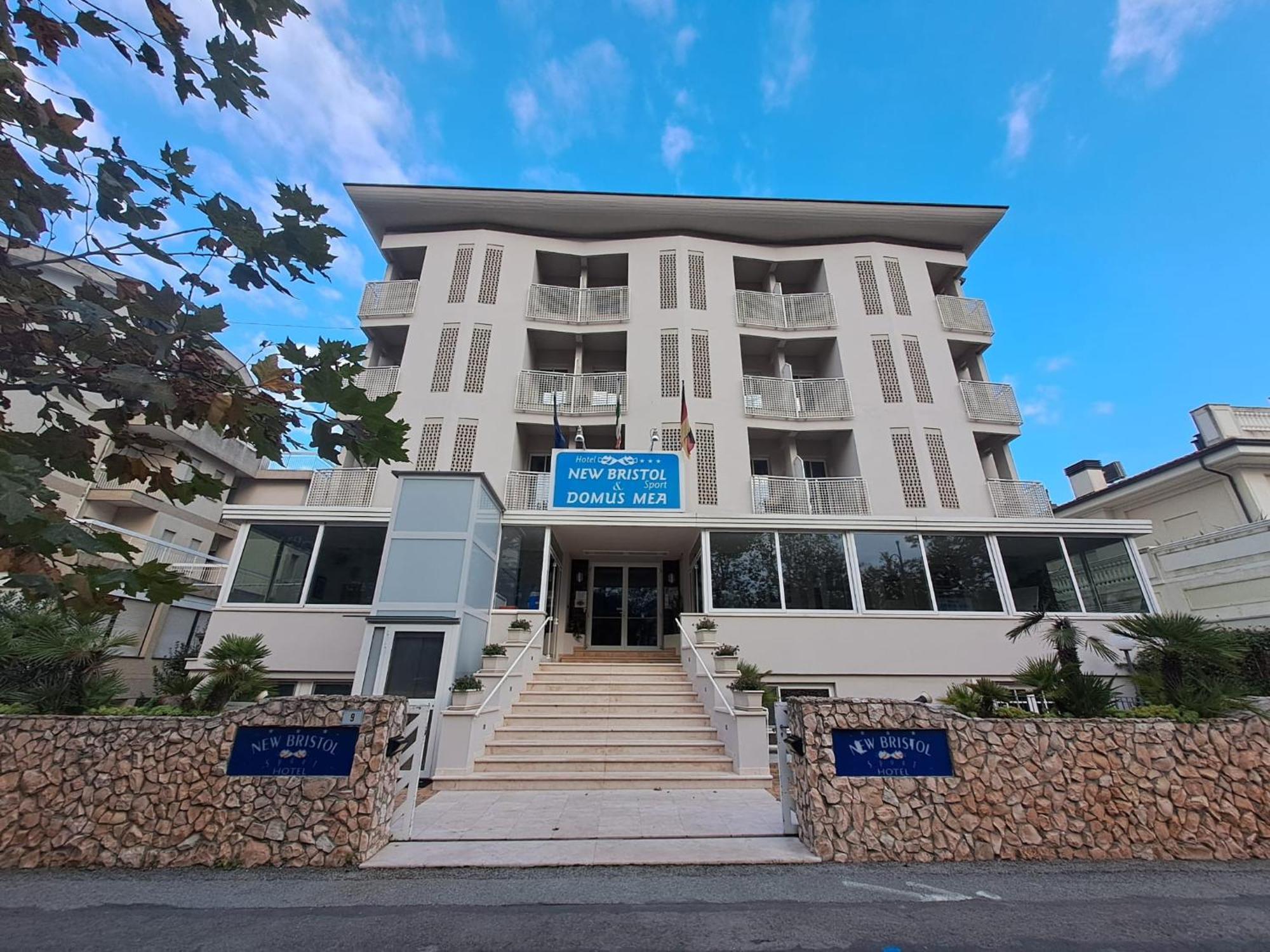 New Bristol Sport Hotel Чезенатіко Екстер'єр фото
